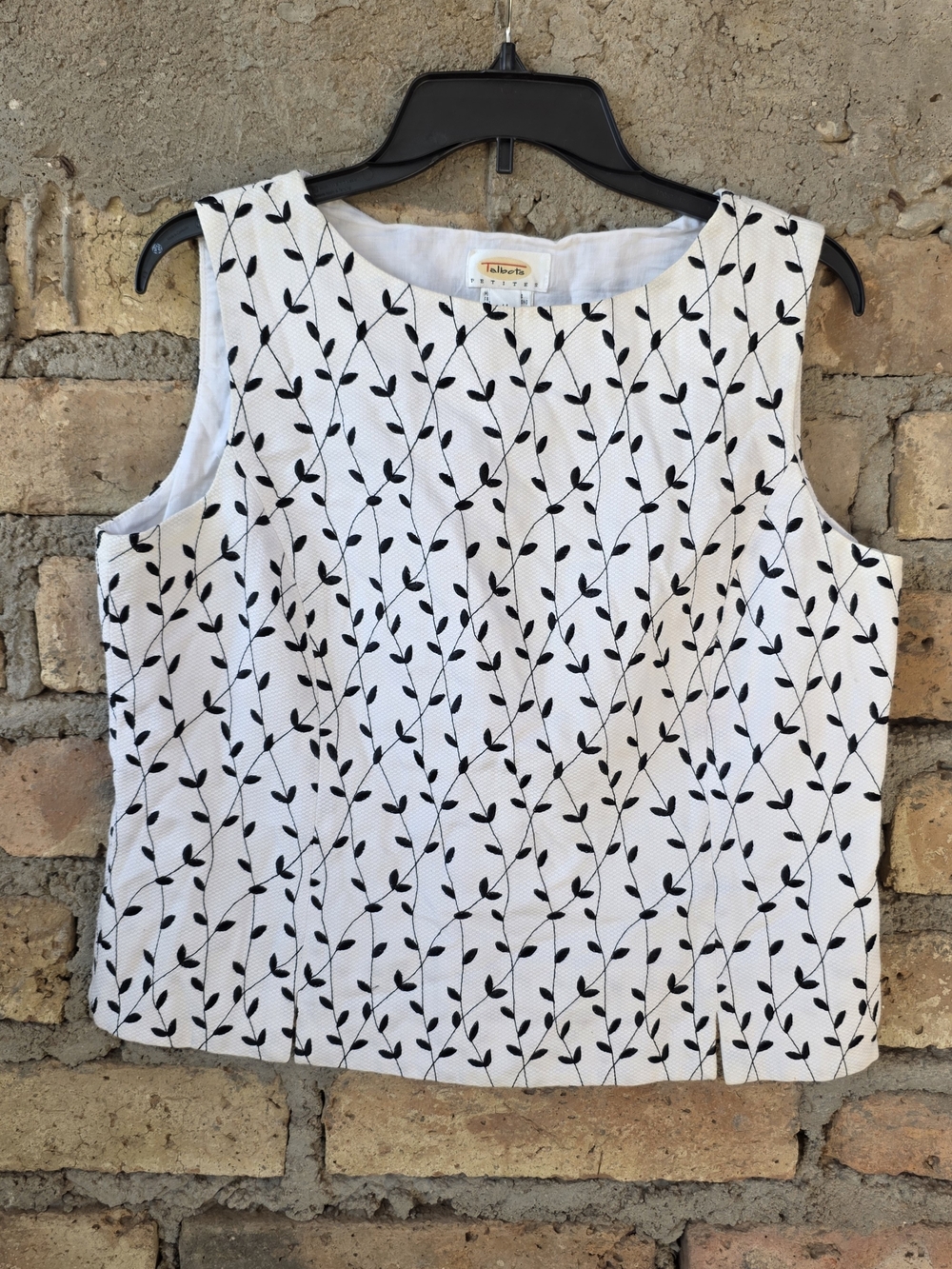 Talbots Petites Black & White Leaf Vine Print Sleeveless Top Size 14